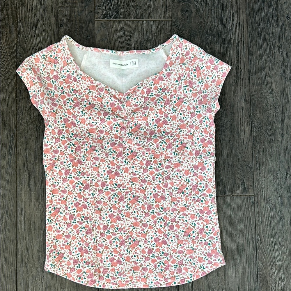 NWOT Abercrombie kids tee
